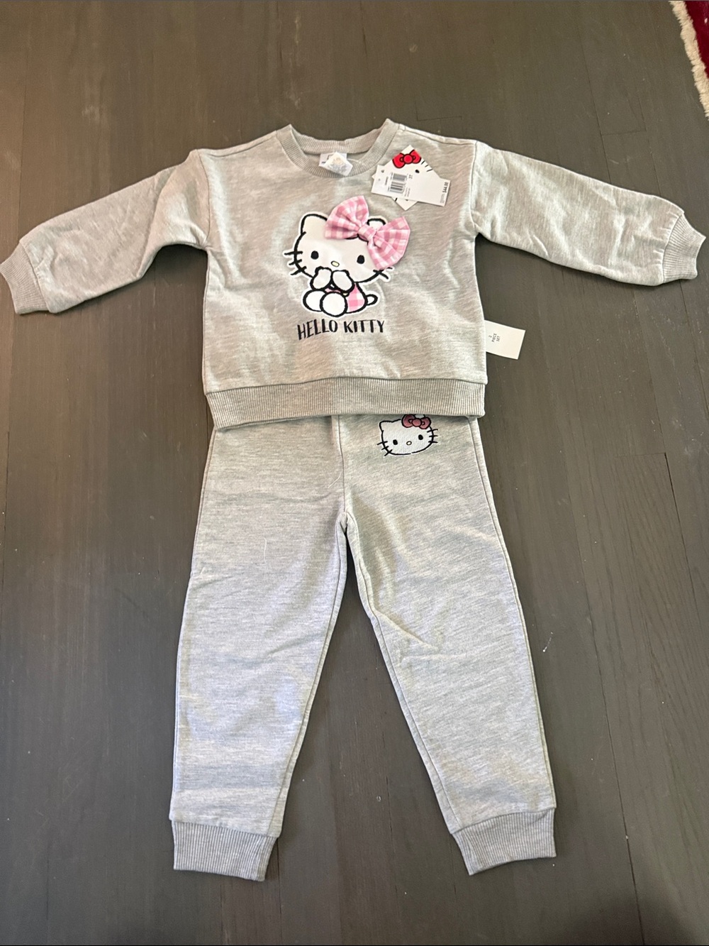 Hello Kitty Gray Set with Pink Bow